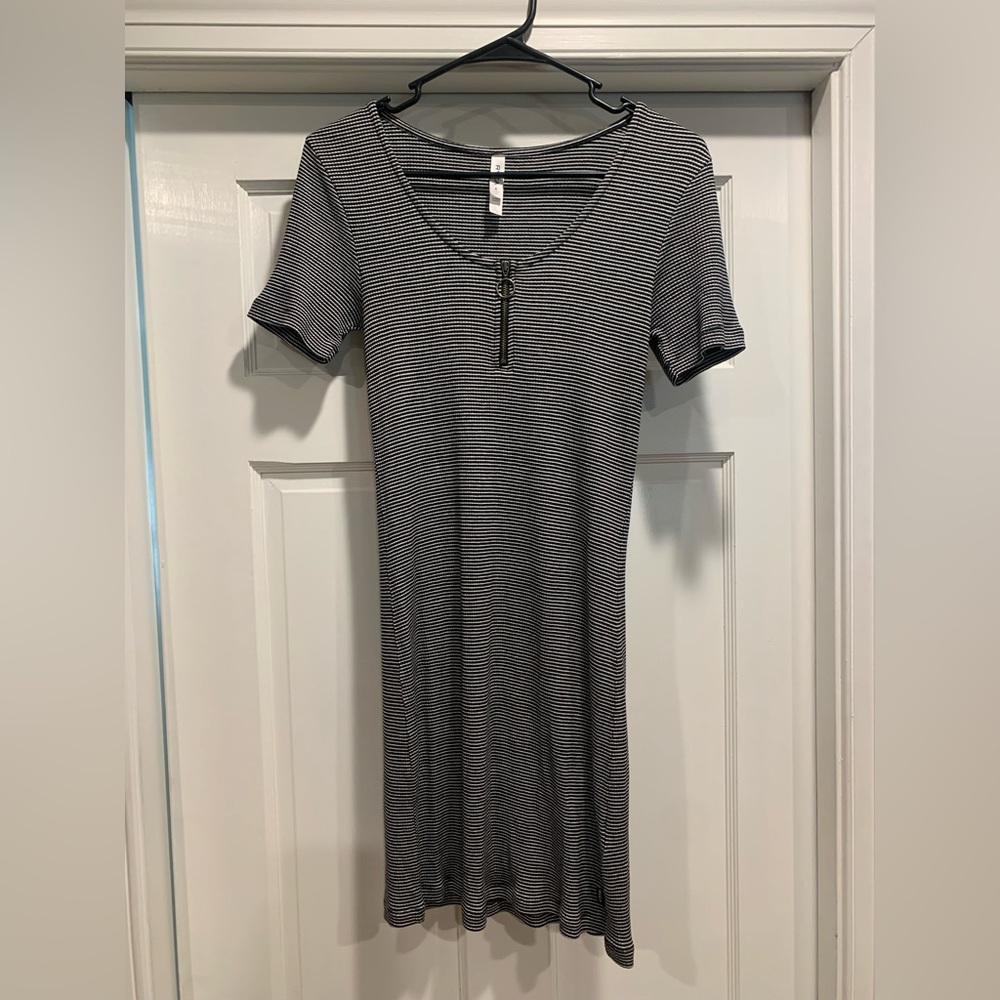 RVCA Dress Size Small